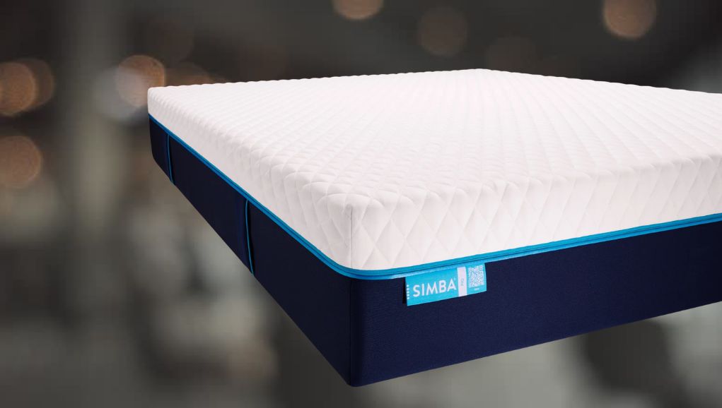 Person lying on a mattress with good spinal alignment