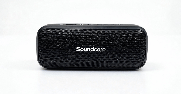 Battery life indicator on a portable Bluetooth speaker